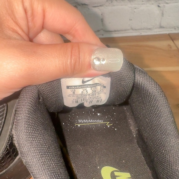 Nike Air Max Black Croc Sneakers - Picture 6 of 7